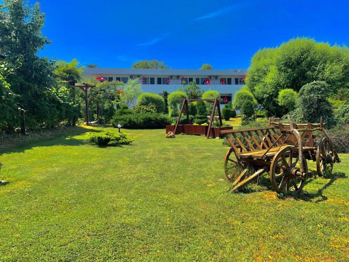 Complex Tismana 3* All Inclusive Юпитер Екстериор снимка