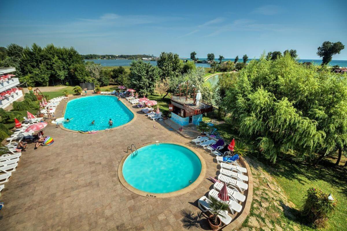 Complex Tismana 3* All Inclusive Юпитер Екстериор снимка