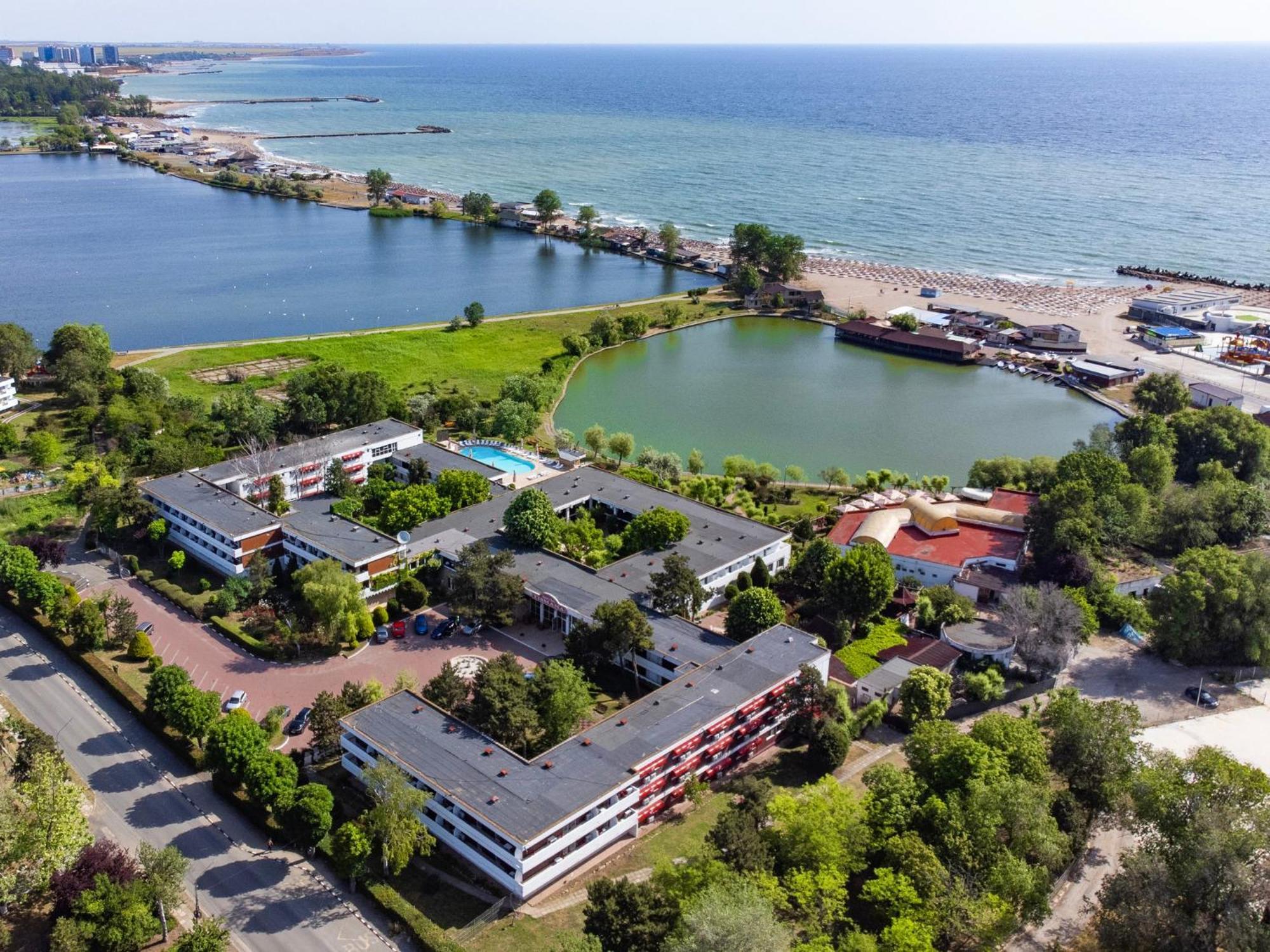 Complex Tismana 3* All Inclusive Юпитер Екстериор снимка