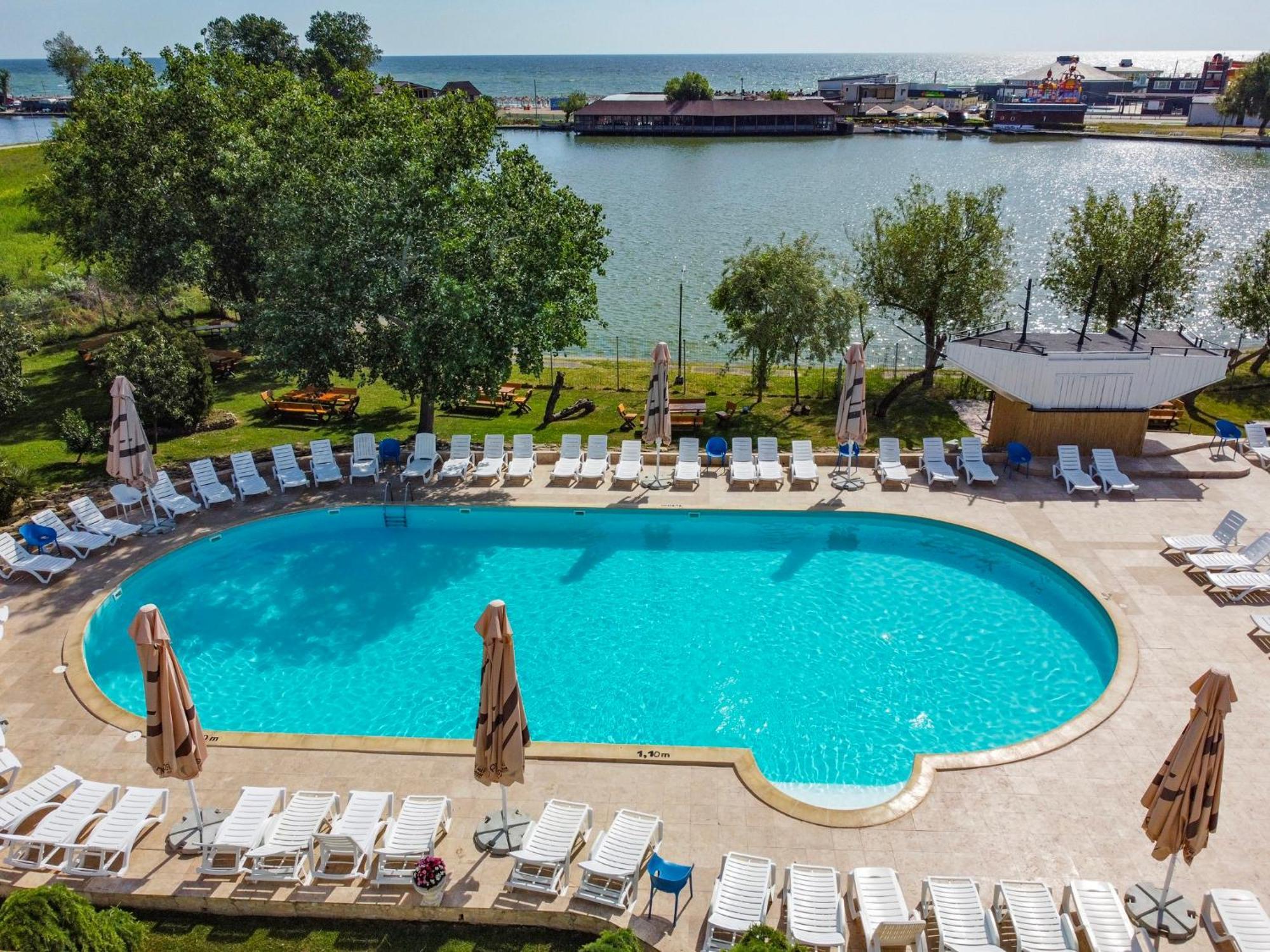 Complex Tismana 3* All Inclusive Юпитер Екстериор снимка